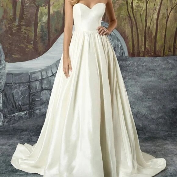 Alexander Julian Dresses & Skirts - NWT Justin Alexander 8825 Wedding Dress